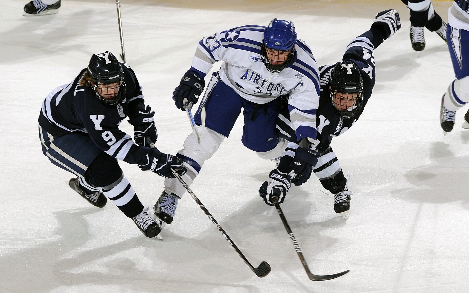防守阵型灵活性是否决定球队逆境生存能力,防守的阵法