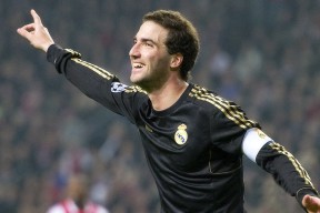 开云在线直播-_湖人队团结奋战，力争季后赛门票_，2021赛季湖人队