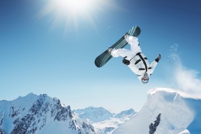 球员之间的友谊和竞争，体育精神的最佳体现，球员之间用什么语言交流