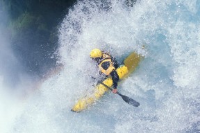 开云体育链接-五大联赛是否会吸引更多大学生球员转型，何为五大联赛
