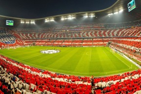 南特前锋情绪低落，助攻效率骤降，南特主场球衣